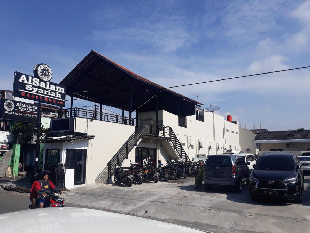Alsalam Syariah Guesthouse Solo Exterior foto