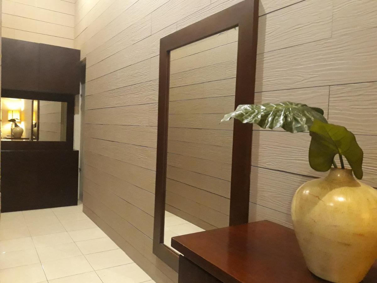 Alsalam Syariah Guesthouse Solo Exterior foto